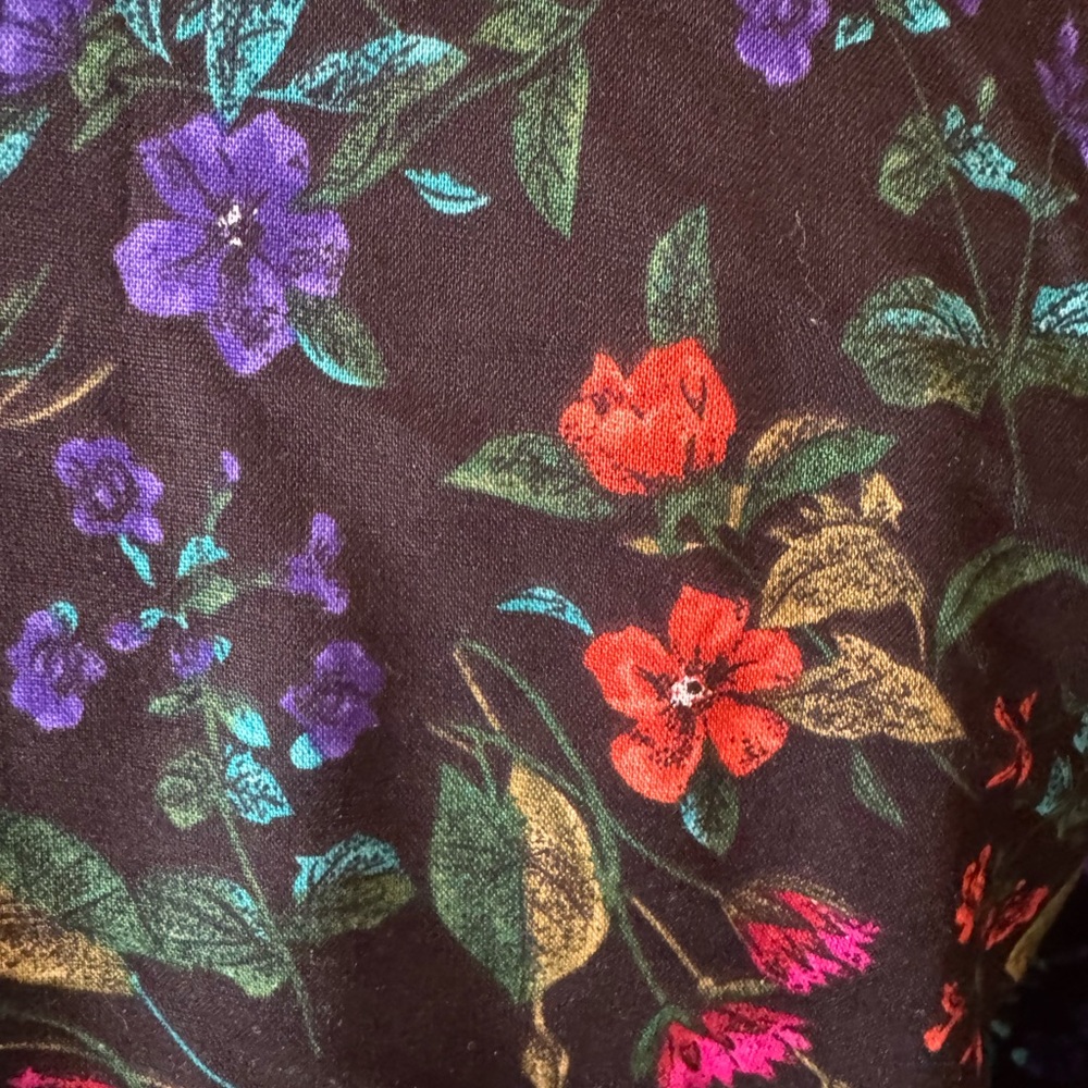 Vintage Floral Button-Front Midi Dress in Black with Multicolor Bloom - Picture 10 of 10